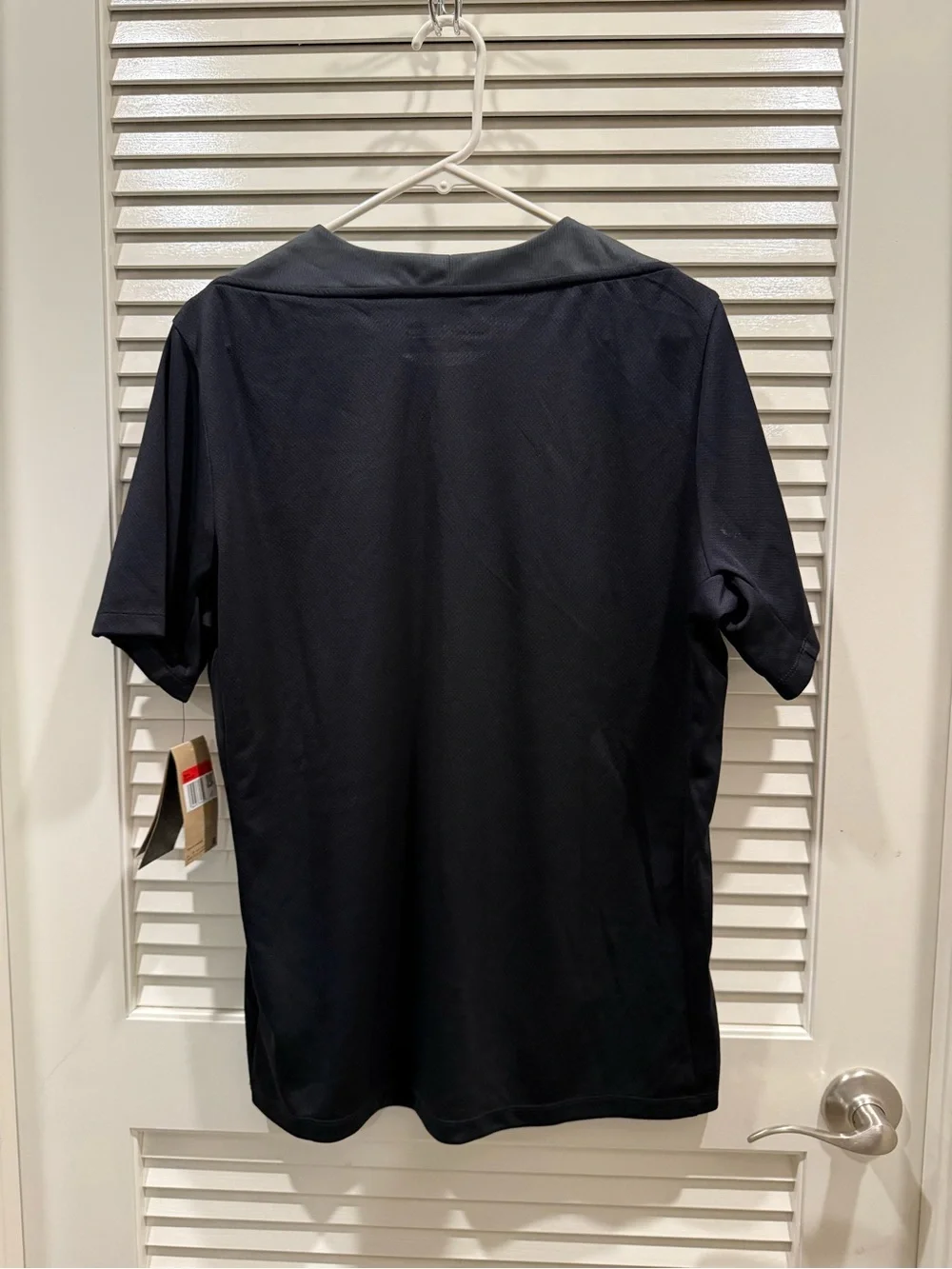 Nike Black Short-Sleeve Athletic Tee with Contrast Shoulder Panels